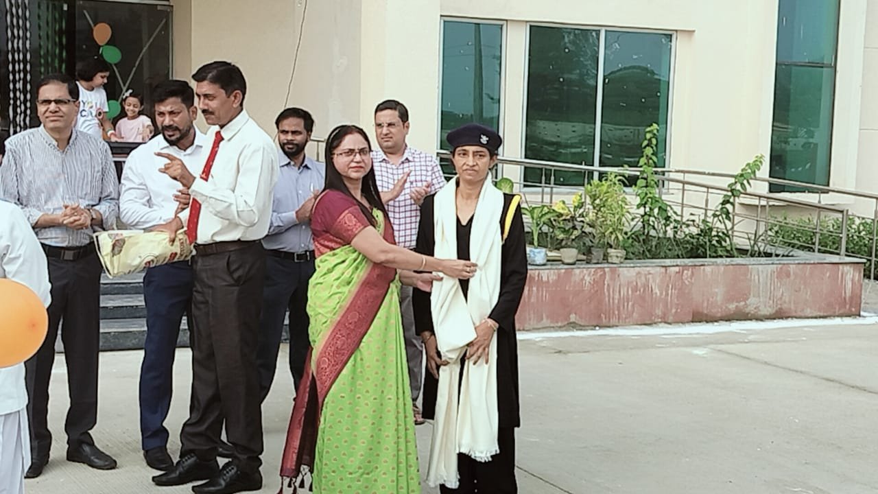 Principal Madam
